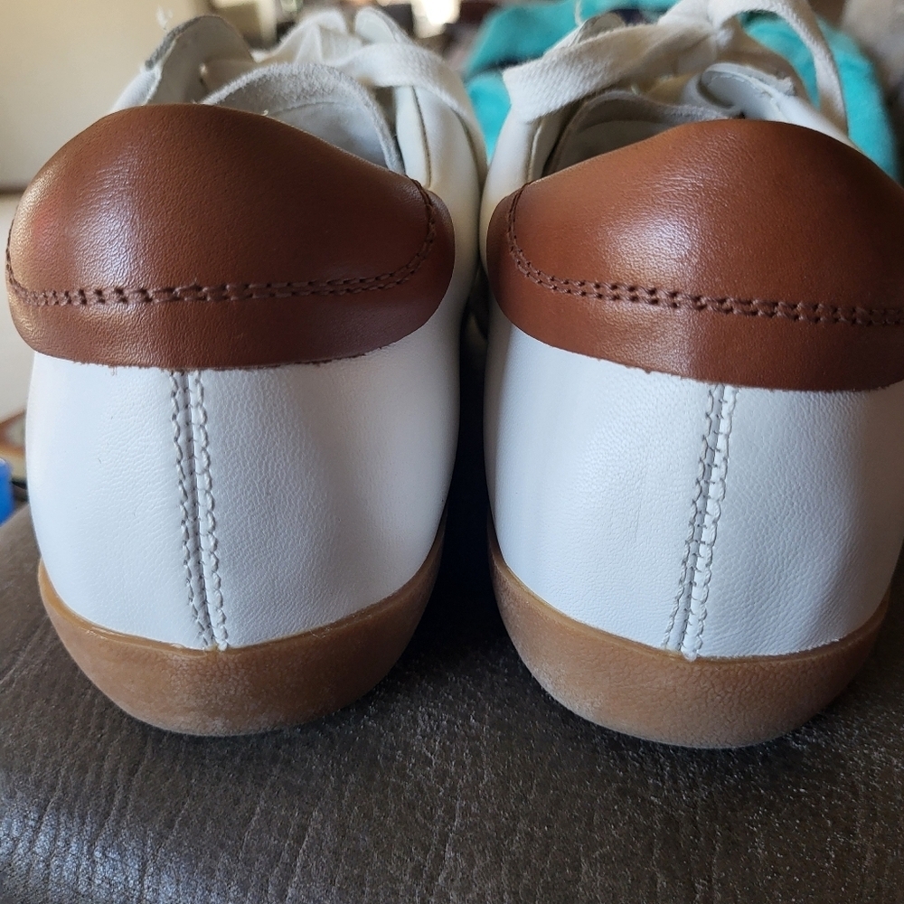 Banana Republic Essential White & Brown Leather Sneaker Size 8.5 - Picture 8 of 8